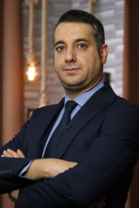 استاد اقای دکتر بهنام محقق